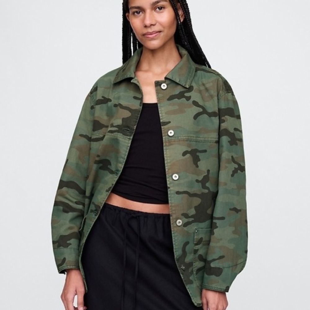 NWT: GAP Camouflage Jacket - Green and Black